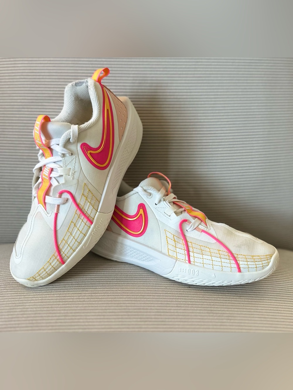 Nike Women’s GT Cut 3 GS in the 'Summit White Arctic Orange size 7.5 (youth 6)